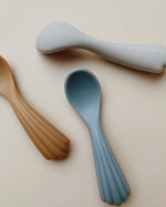 Load image into Gallery viewer, 3 pack silicone shell spoon
