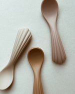 Load image into Gallery viewer, 3 pack silicone shell spoon
