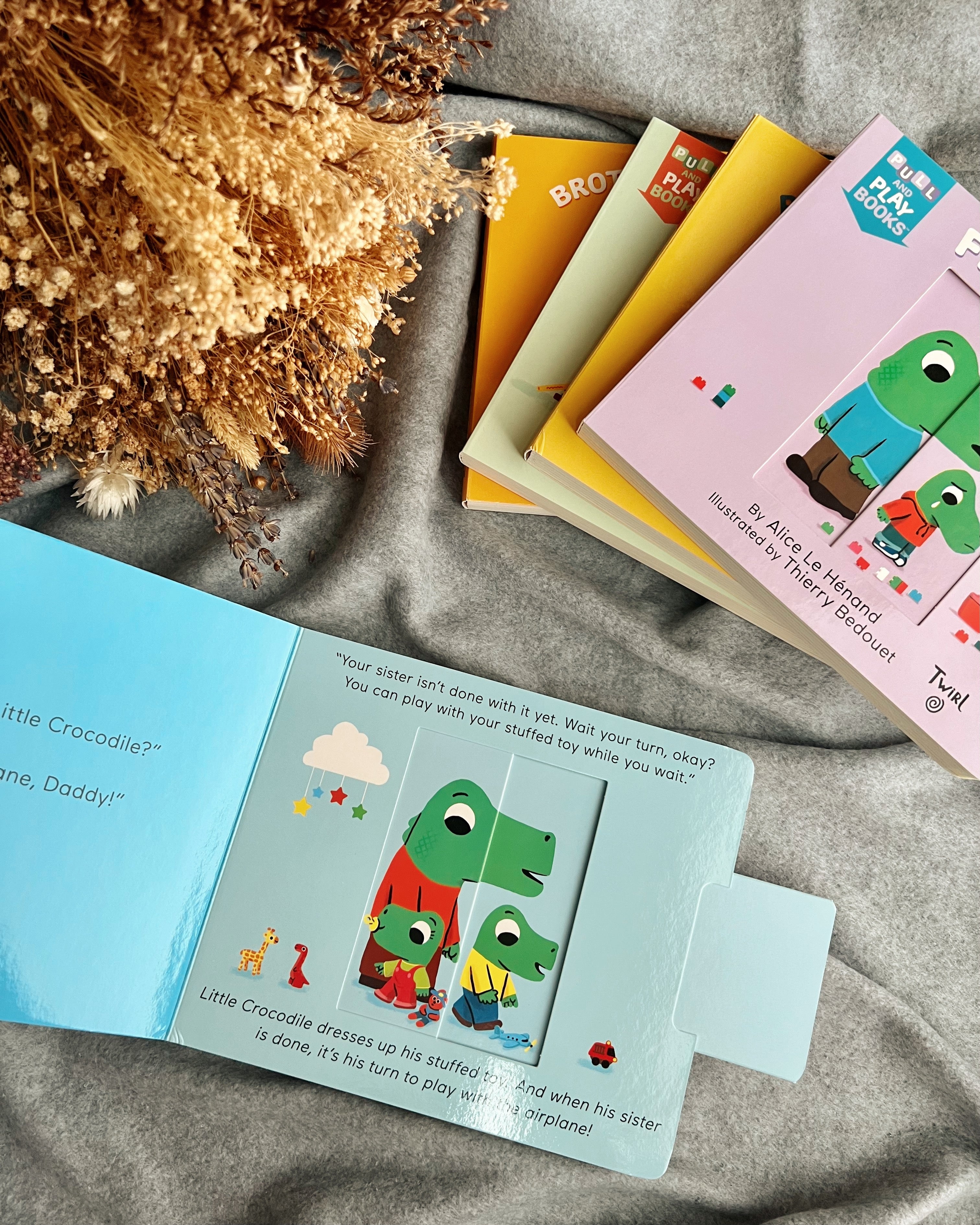 Pull and Play books
