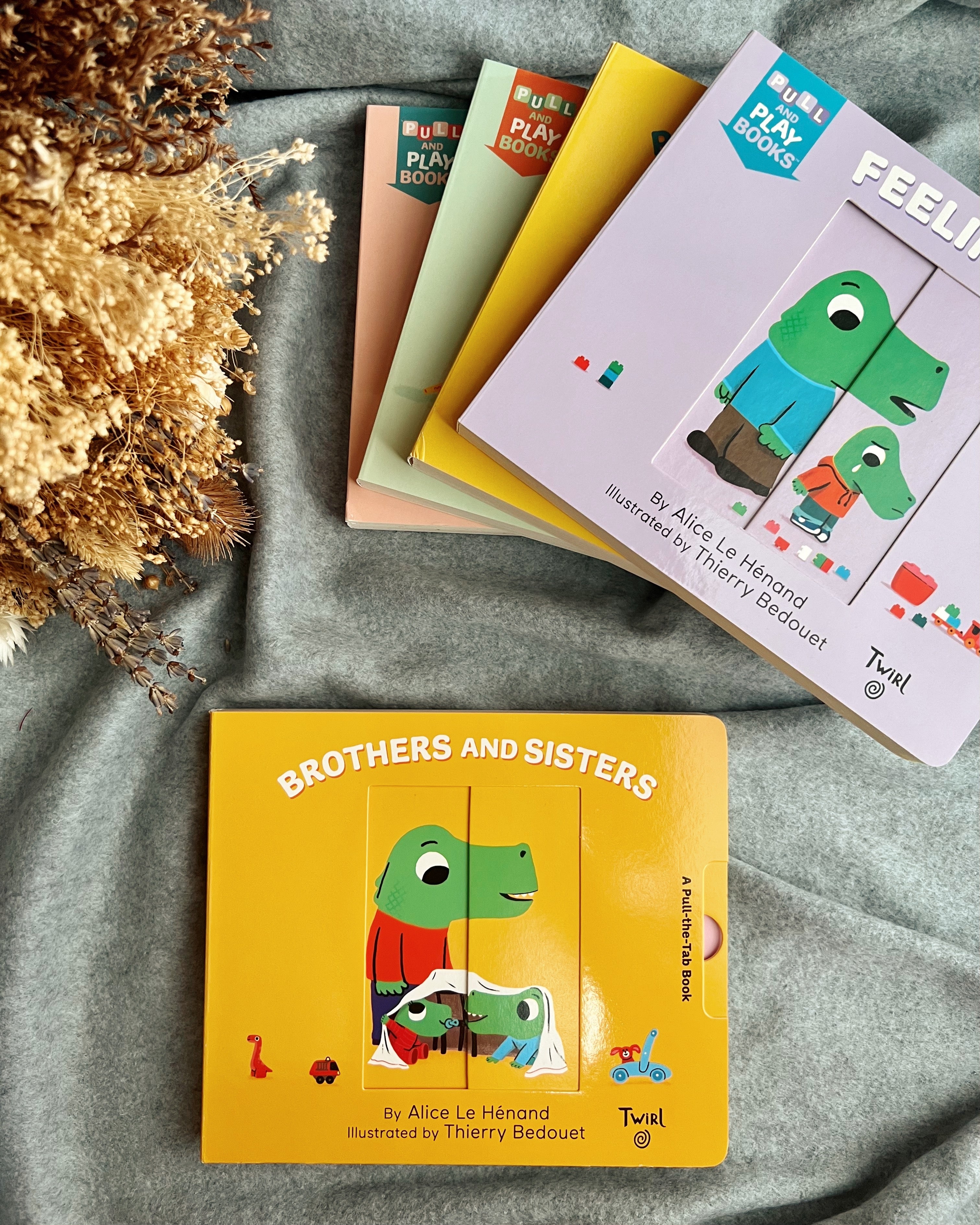 Pull and Play books