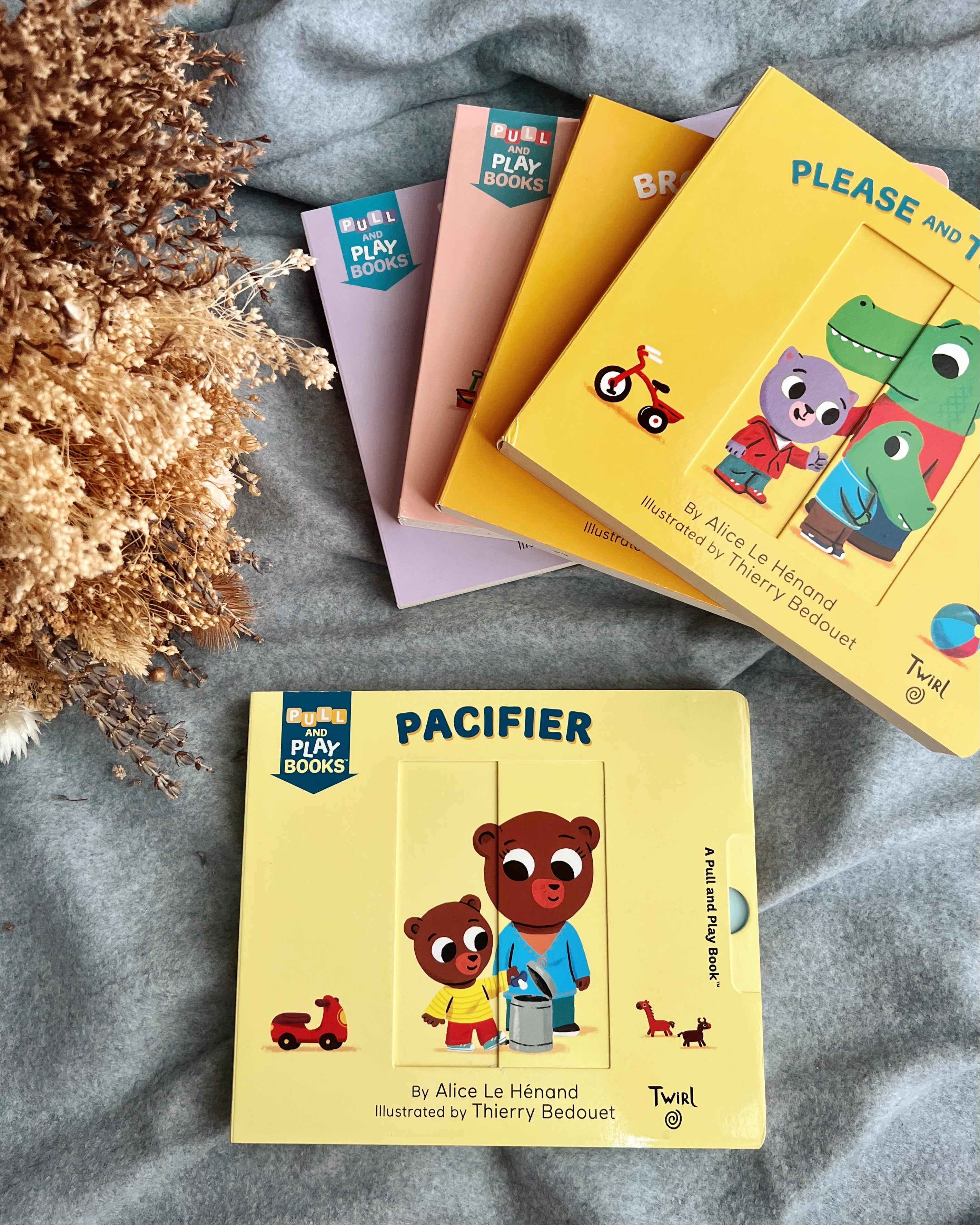 Pull and Play books